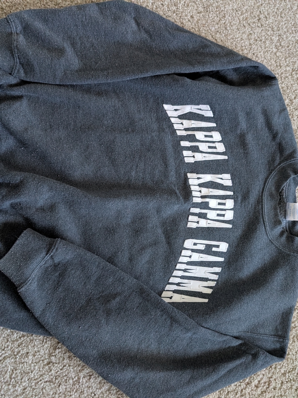 Gildan Charcoal Gray Crewneck Sweatshirt